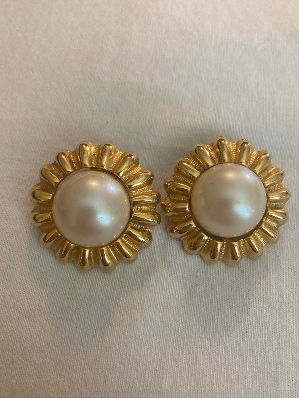 Faux Pearl Gold Tone Vintage Clip on Earrings